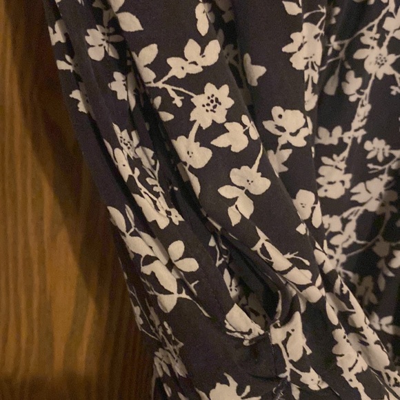 Old Navy Puff-Sleeve Floral Mini Swing Dress - only worn once w/pockets - Picture 8 of 8